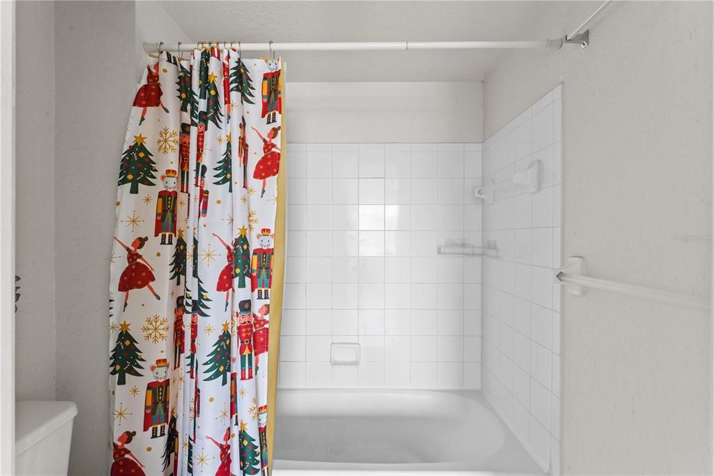 На продажу: $210,000 (2 спален, 2 ванн, 1160 Квадратных фут)