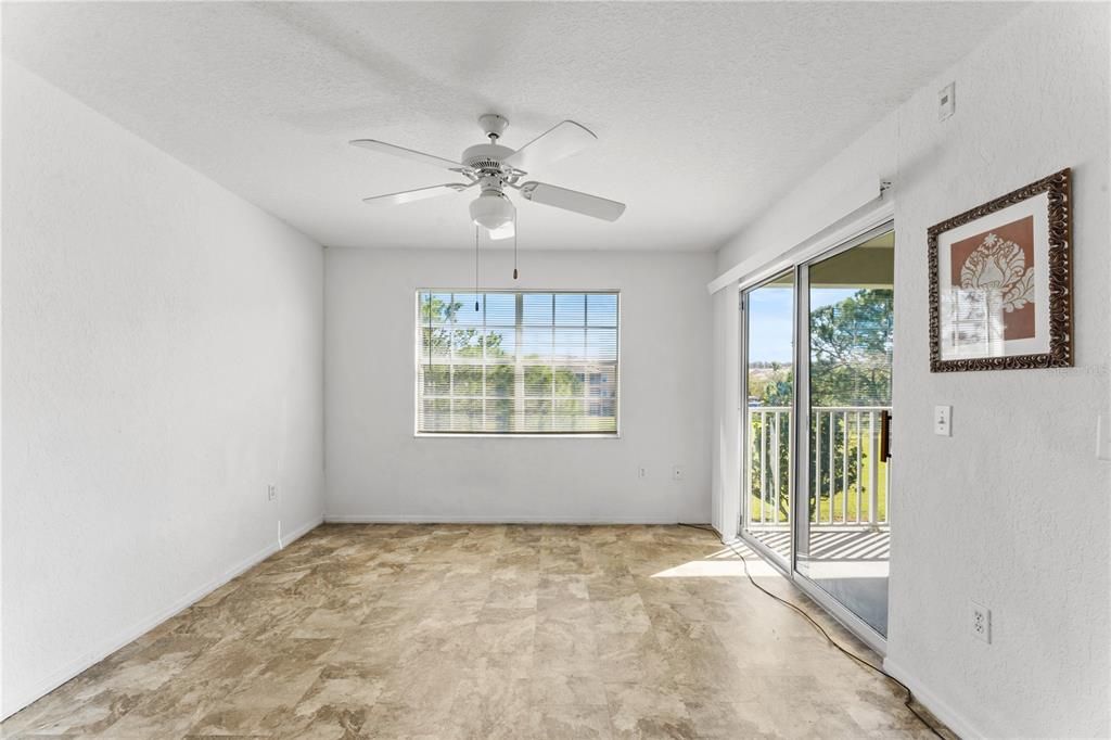 На продажу: $210,000 (2 спален, 2 ванн, 1160 Квадратных фут)