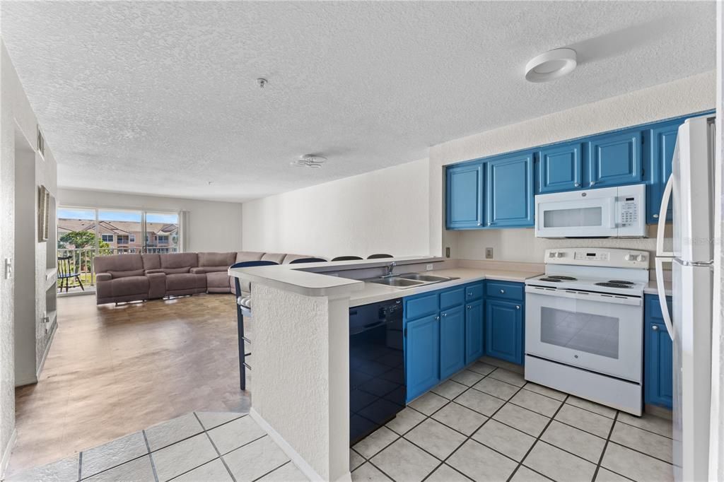 На продажу: $210,000 (2 спален, 2 ванн, 1160 Квадратных фут)