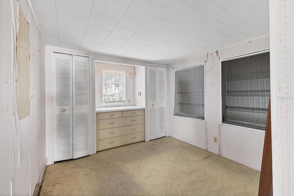 Active With Contract: $150,000 (2 beds, 2 baths, 963 Square Feet)