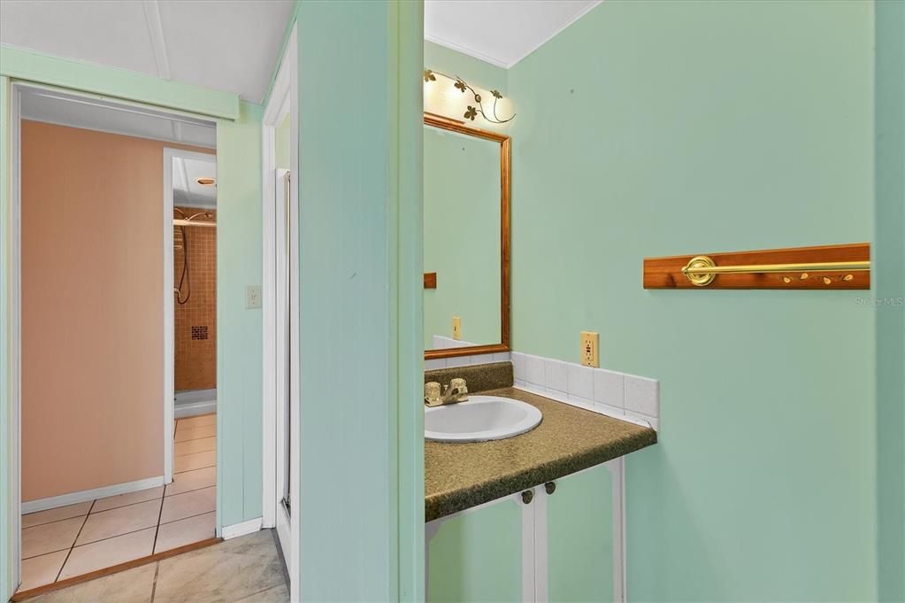 Active With Contract: $150,000 (2 beds, 2 baths, 963 Square Feet)