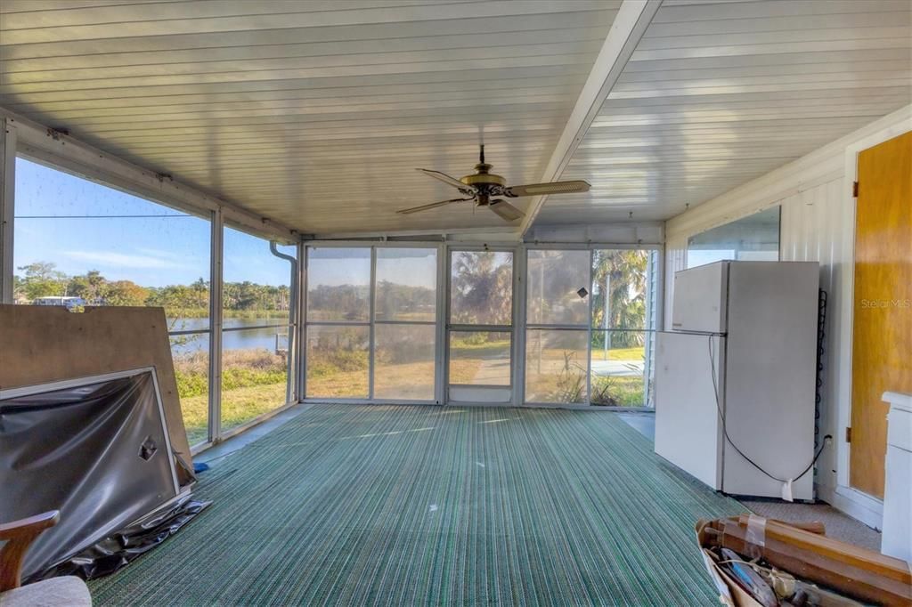 Active With Contract: $150,000 (2 beds, 2 baths, 963 Square Feet)