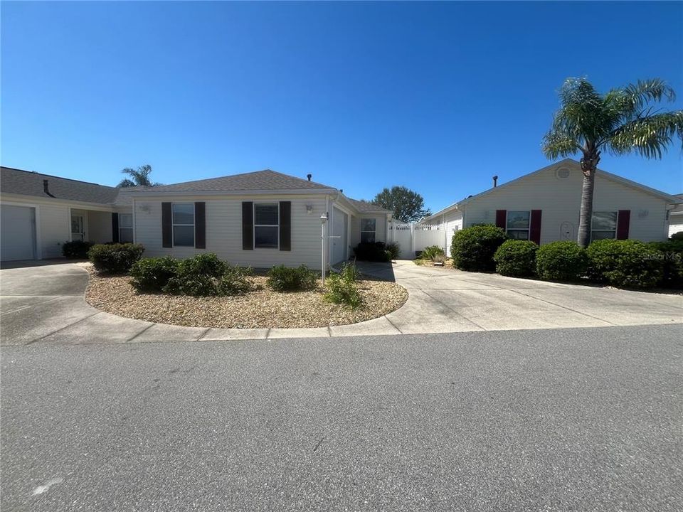 Vendido Recientemente: $250,000 (2 camas, 2 baños, 1182 Pies cuadrados)