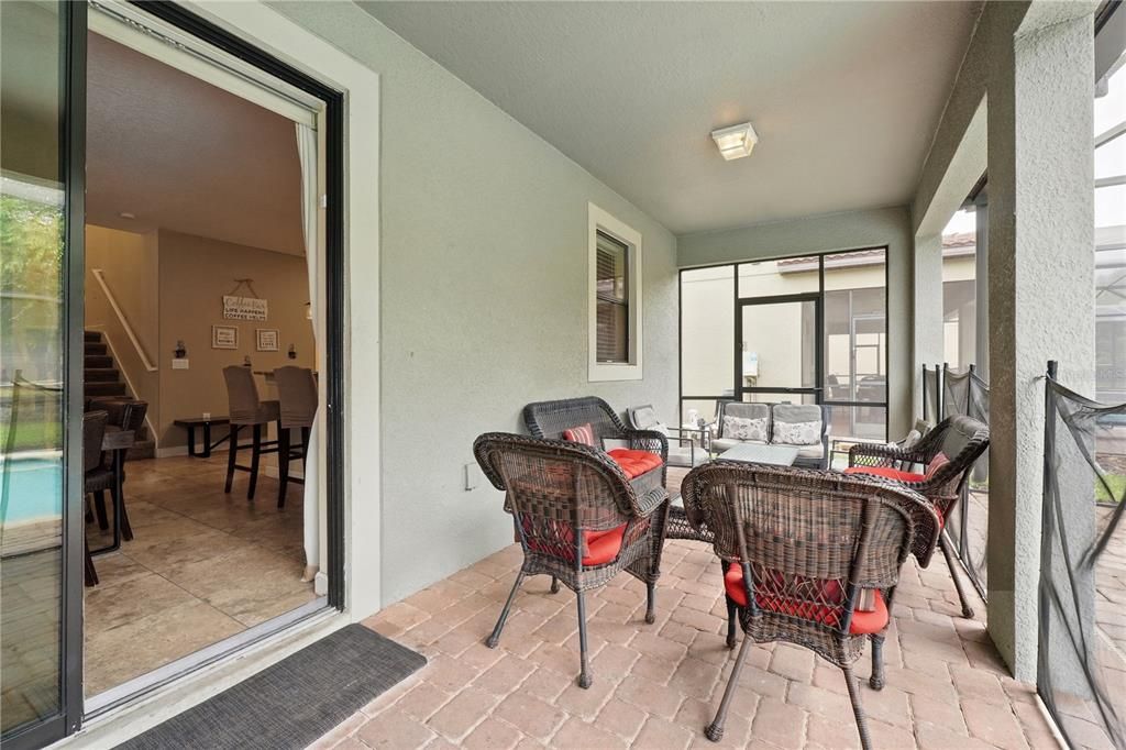 For Sale: $550,000 (7 beds, 6 baths, 3339 Square Feet)