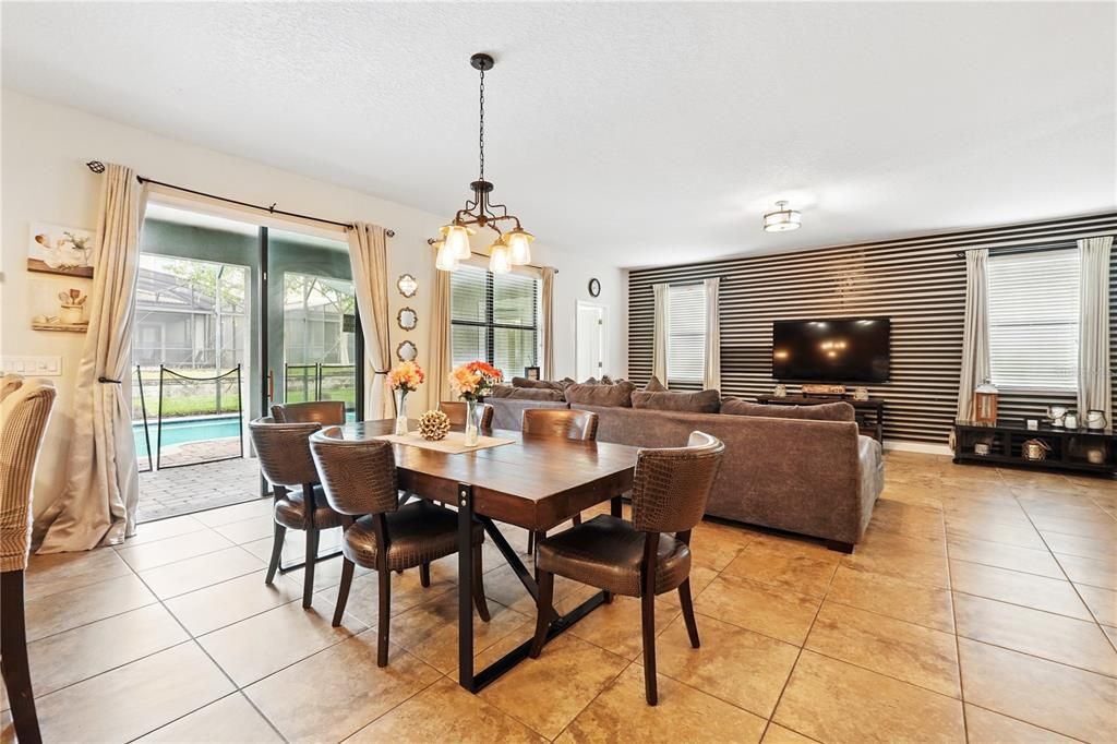 For Sale: $550,000 (7 beds, 6 baths, 3339 Square Feet)