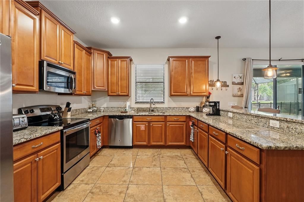 For Sale: $550,000 (7 beds, 6 baths, 3339 Square Feet)