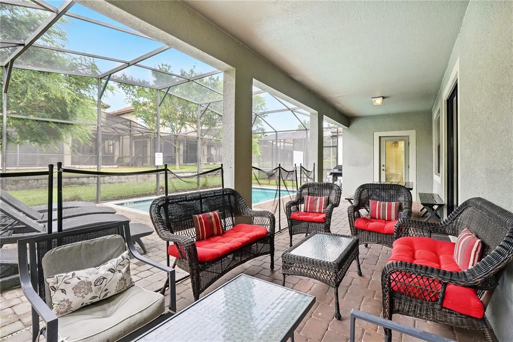 For Sale: $550,000 (7 beds, 6 baths, 3339 Square Feet)