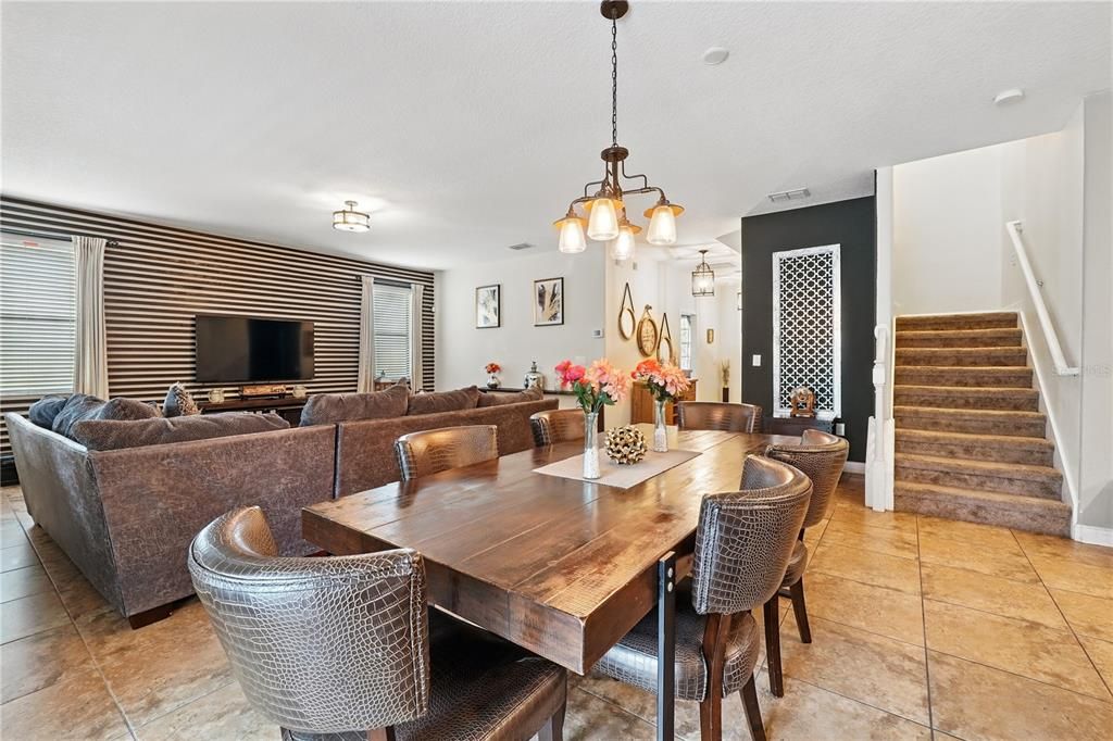 For Sale: $550,000 (7 beds, 6 baths, 3339 Square Feet)