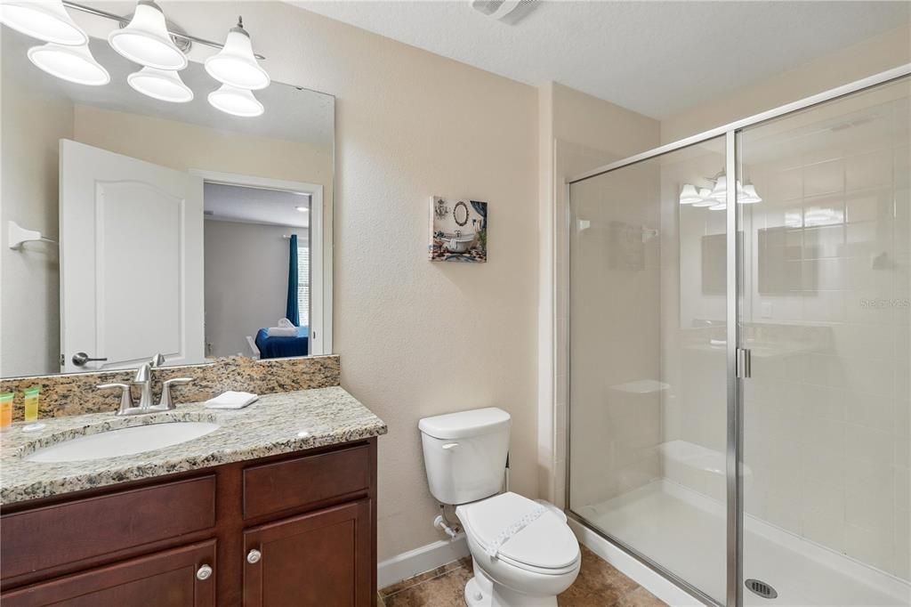 For Sale: $550,000 (7 beds, 6 baths, 3339 Square Feet)