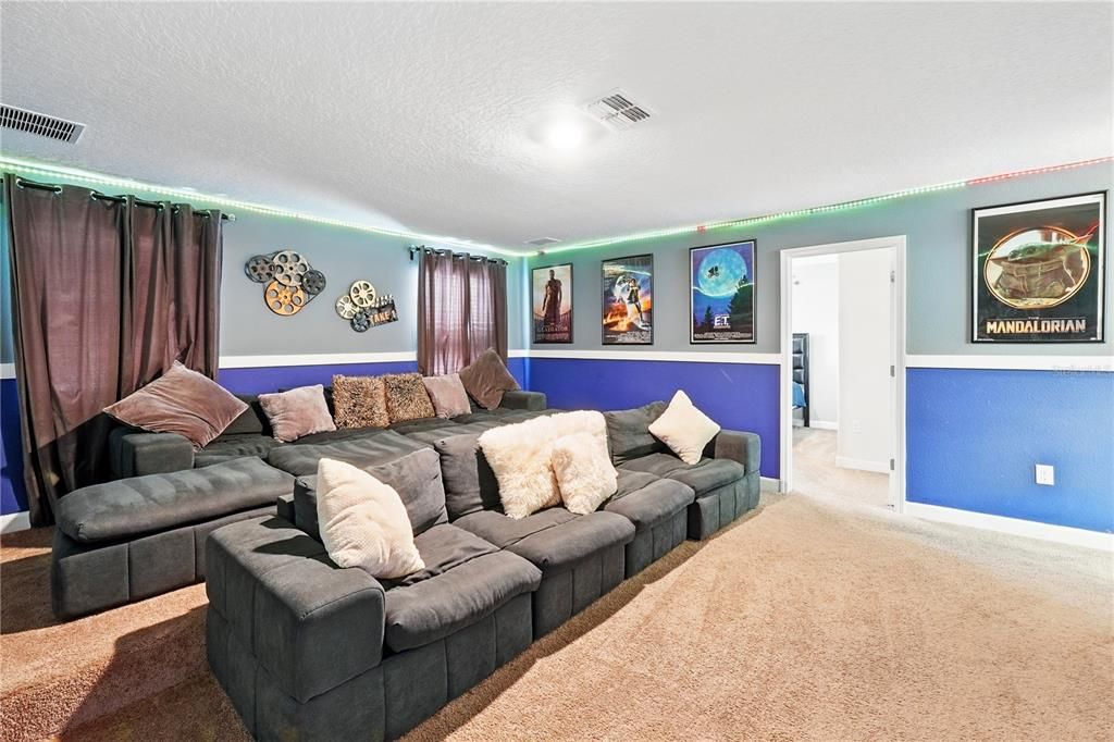 For Sale: $550,000 (7 beds, 6 baths, 3339 Square Feet)