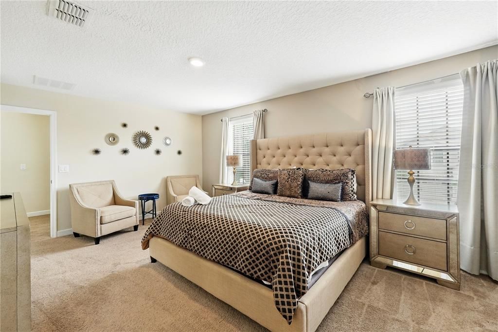 For Sale: $550,000 (7 beds, 6 baths, 3339 Square Feet)