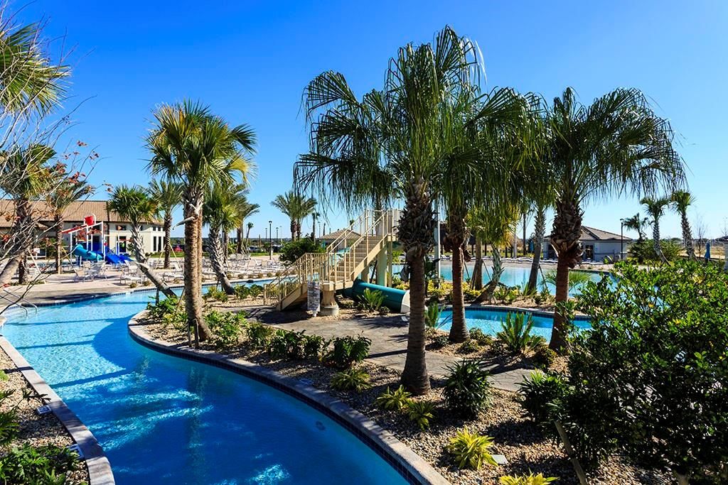 For Sale: $550,000 (7 beds, 6 baths, 3339 Square Feet)