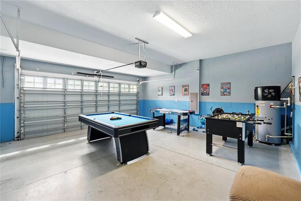 For Sale: $550,000 (7 beds, 6 baths, 3339 Square Feet)