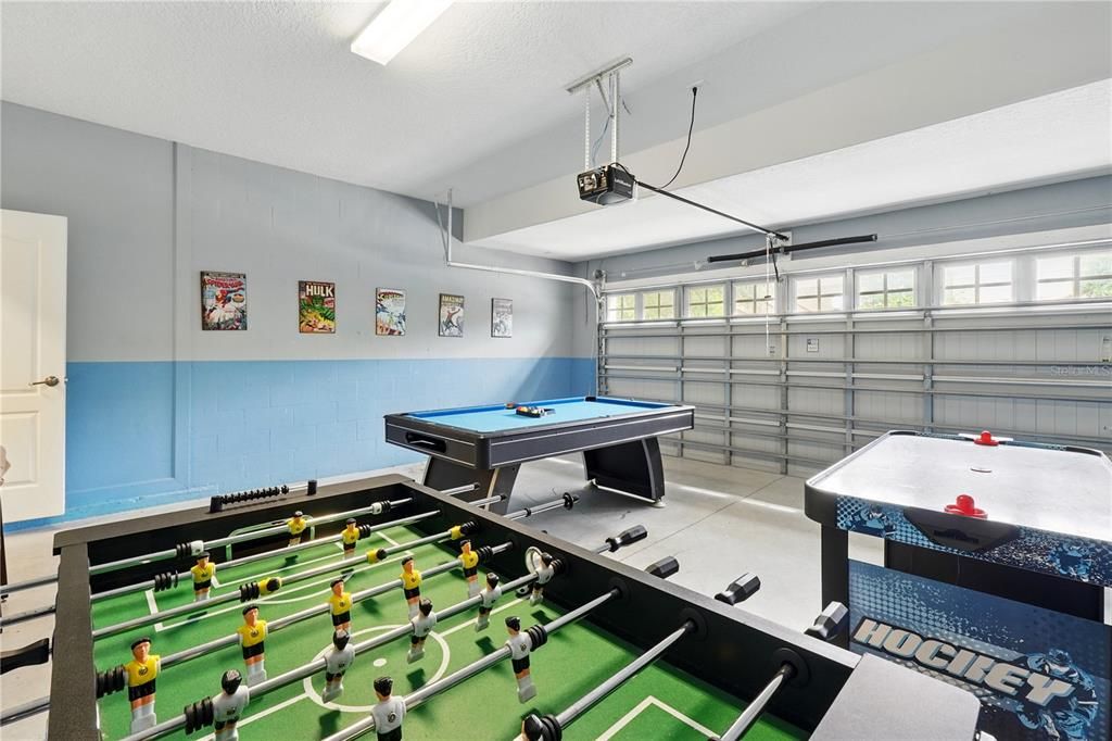 For Sale: $550,000 (7 beds, 6 baths, 3339 Square Feet)