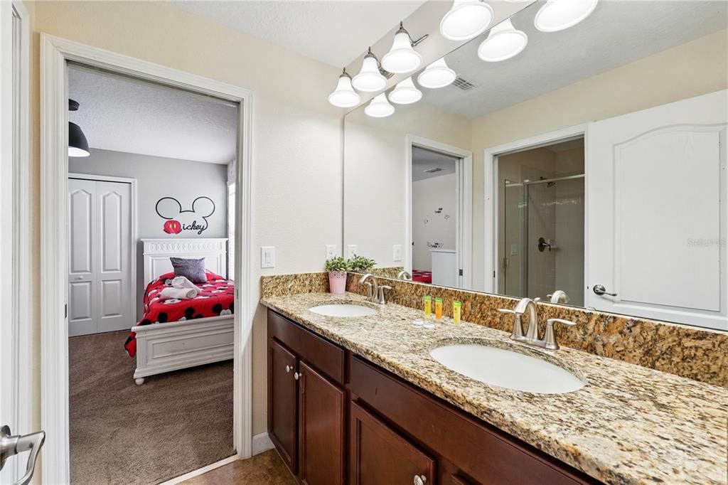 For Sale: $550,000 (7 beds, 6 baths, 3339 Square Feet)