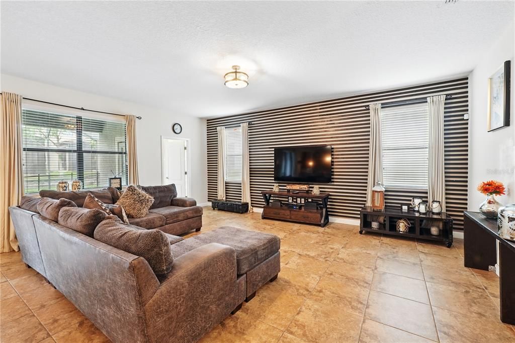 For Sale: $550,000 (7 beds, 6 baths, 3339 Square Feet)