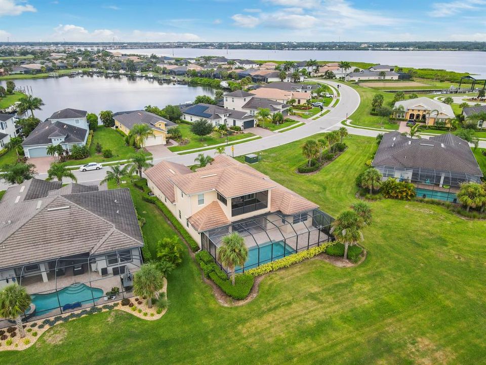 En Renta: $7,600 (4 camas, 4 baños, 3460 Pies cuadrados)