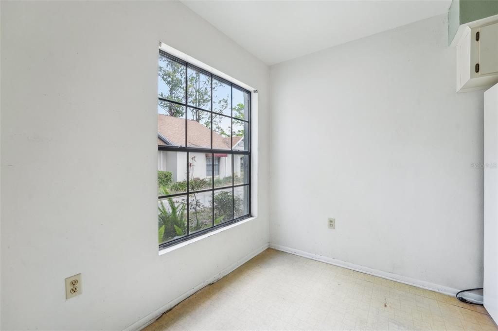 На продажу: $154,900 (2 спален, 1 ванн, 1190 Квадратных фут)