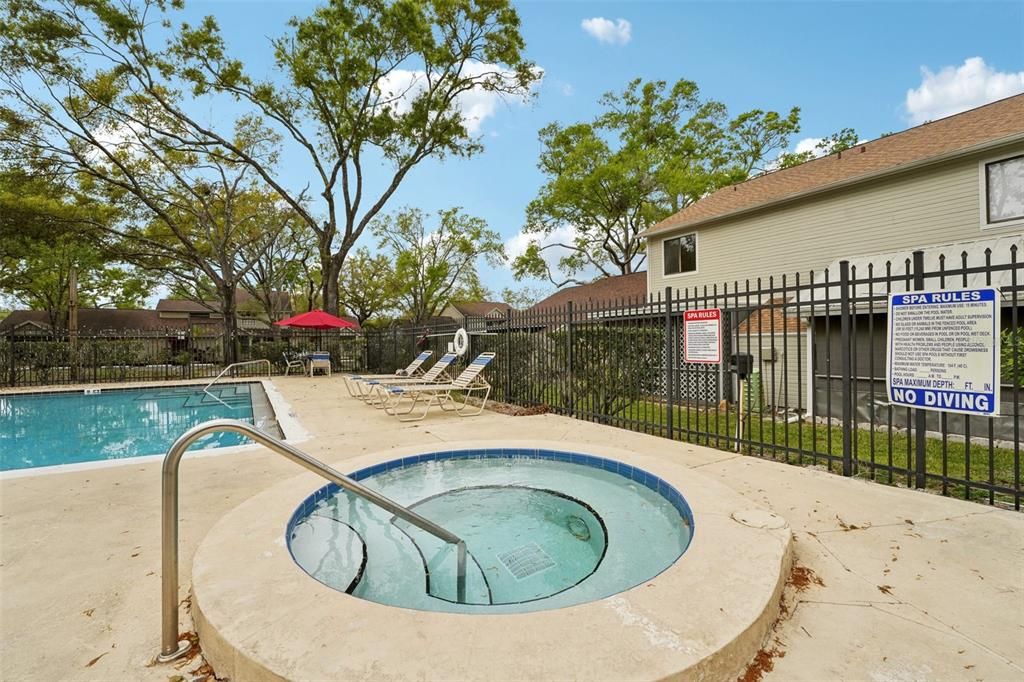 На продажу: $154,900 (2 спален, 1 ванн, 1190 Квадратных фут)