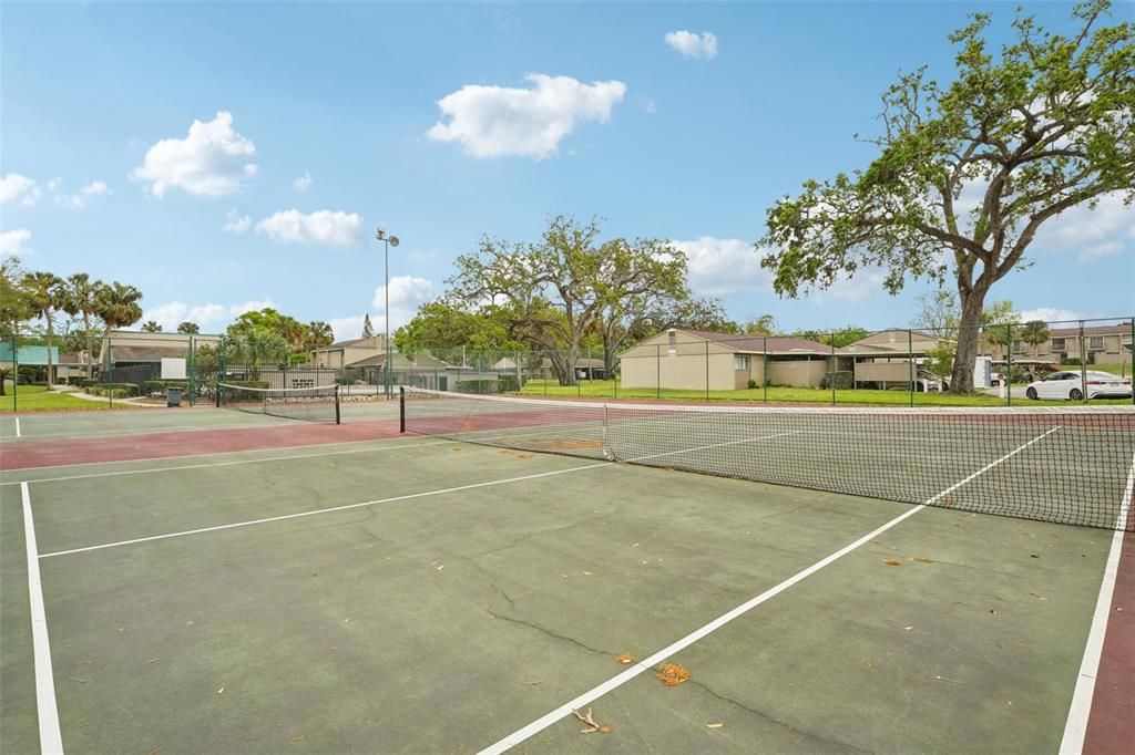 На продажу: $154,900 (2 спален, 1 ванн, 1190 Квадратных фут)