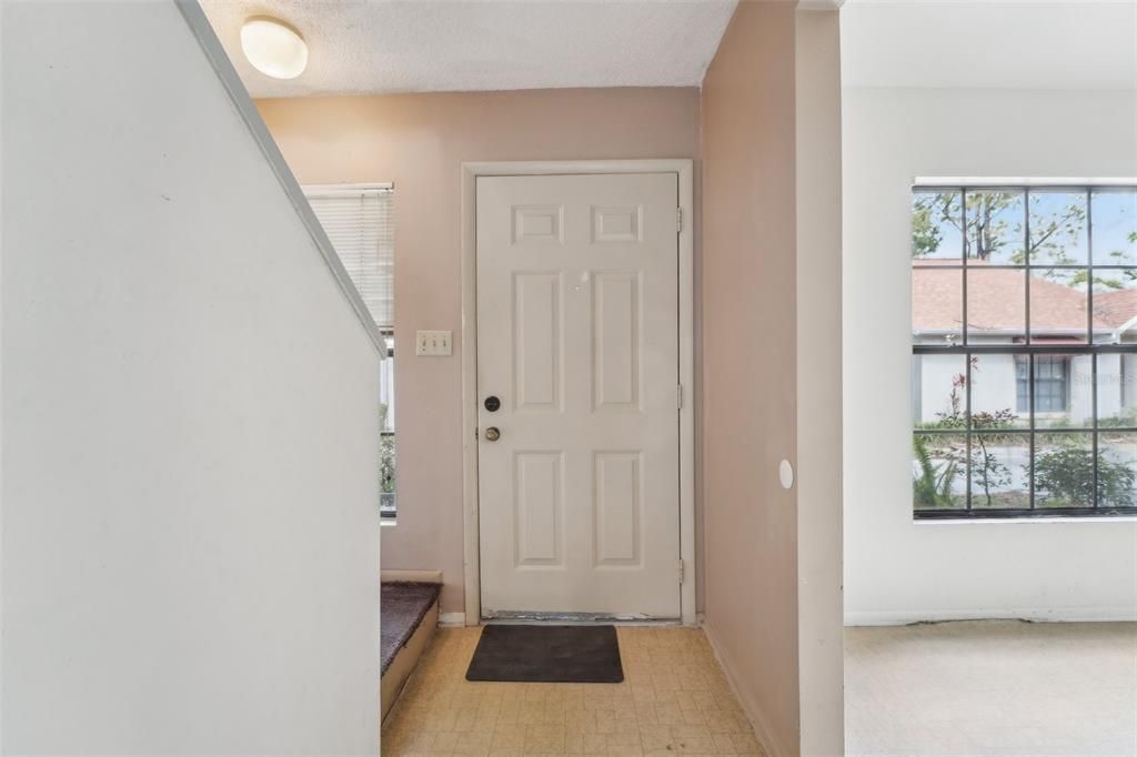 На продажу: $154,900 (2 спален, 1 ванн, 1190 Квадратных фут)