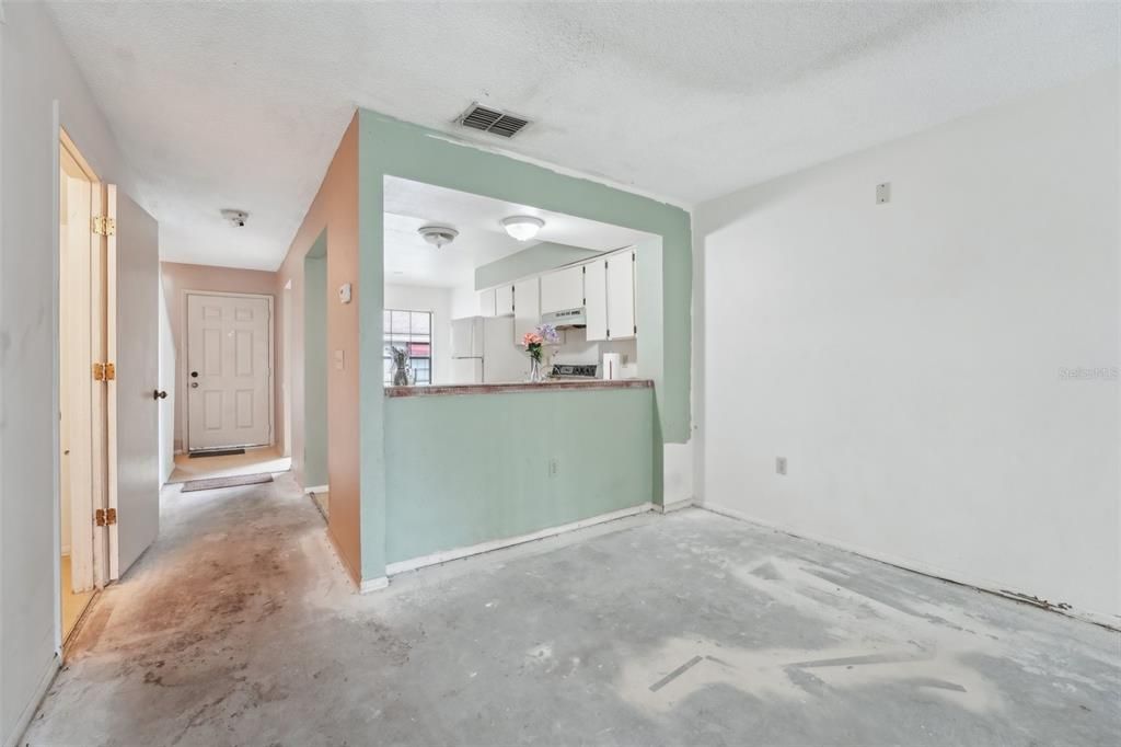 На продажу: $154,900 (2 спален, 1 ванн, 1190 Квадратных фут)