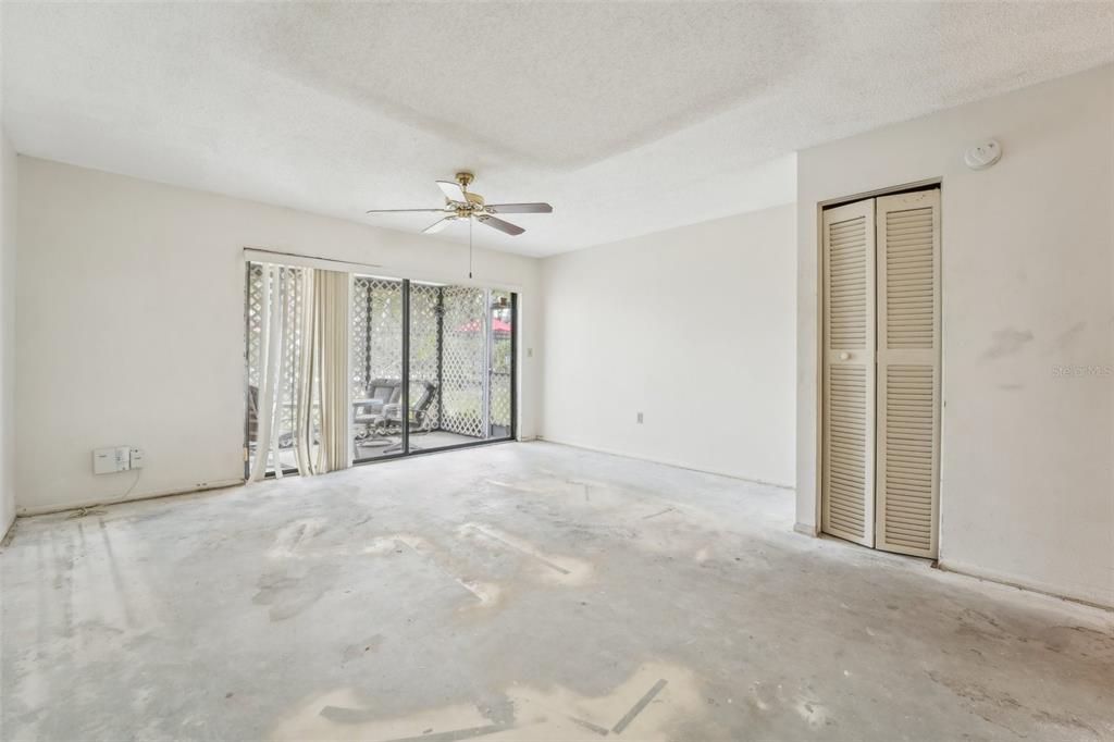 На продажу: $154,900 (2 спален, 1 ванн, 1190 Квадратных фут)