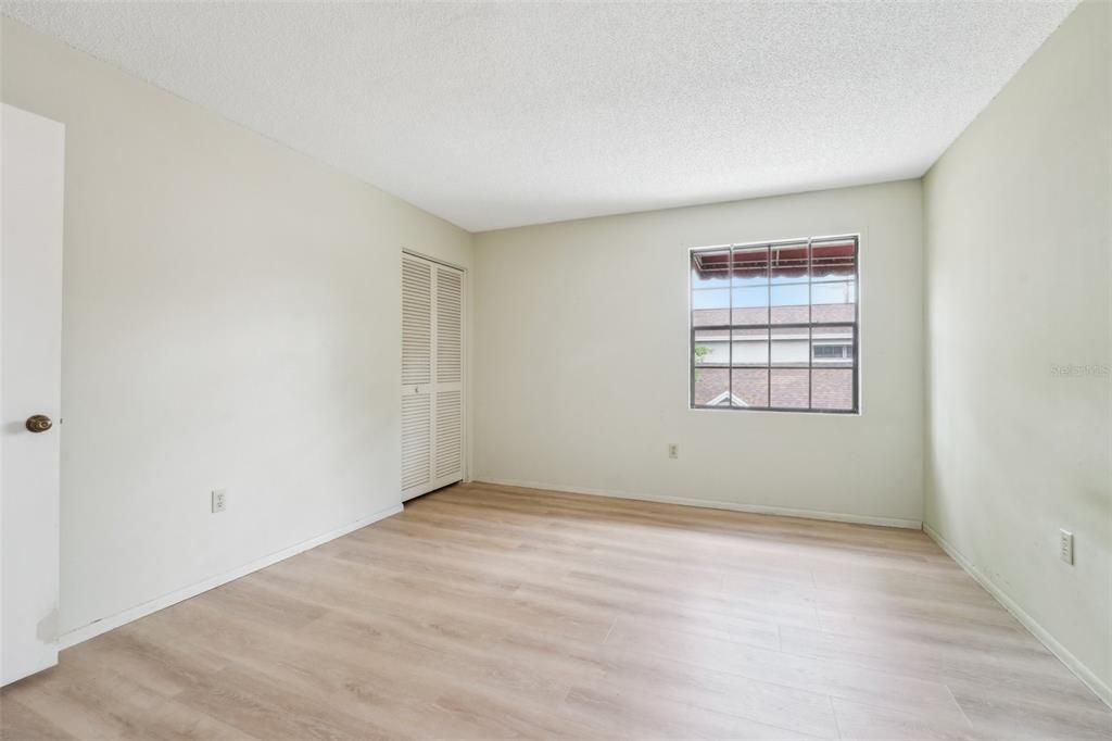 На продажу: $154,900 (2 спален, 1 ванн, 1190 Квадратных фут)