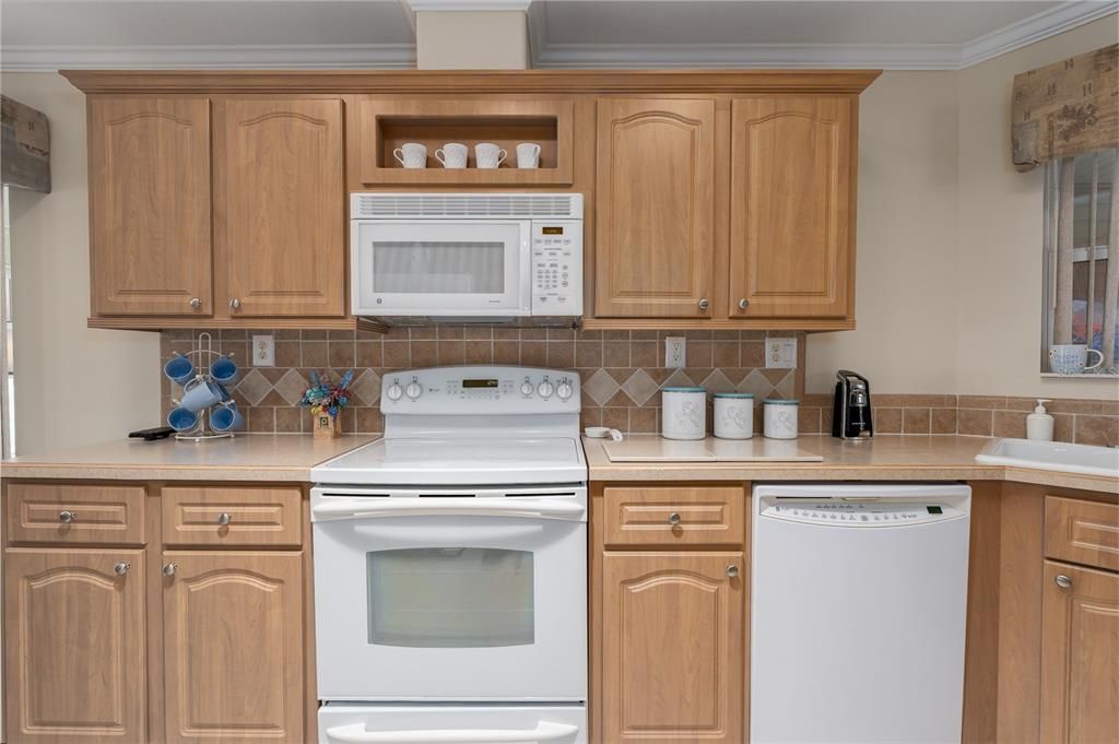 For Sale: $294,900 (3 beds, 2 baths, 1680 Square Feet)