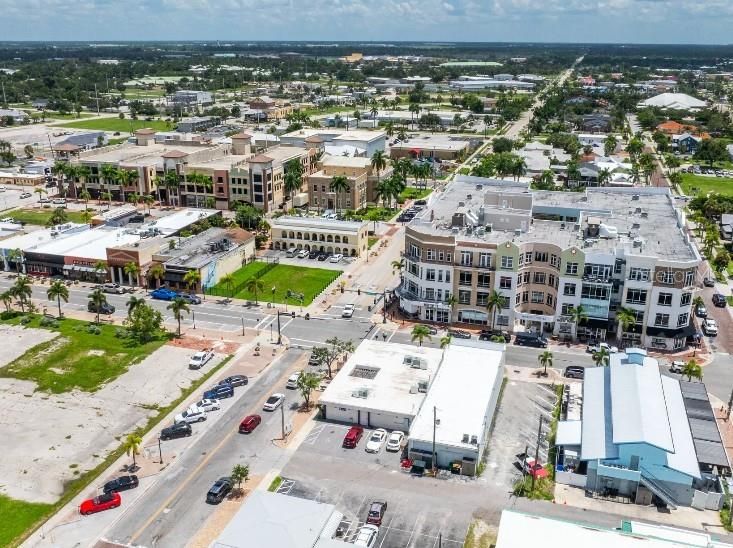 合同活跃: $349,900 (3 贝兹, 2 浴室, 2044 平方英尺)