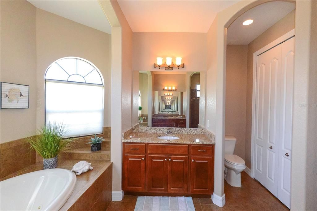 На продажу: $850,000 (4 спален, 2 ванн, 2151 Квадратных фут)