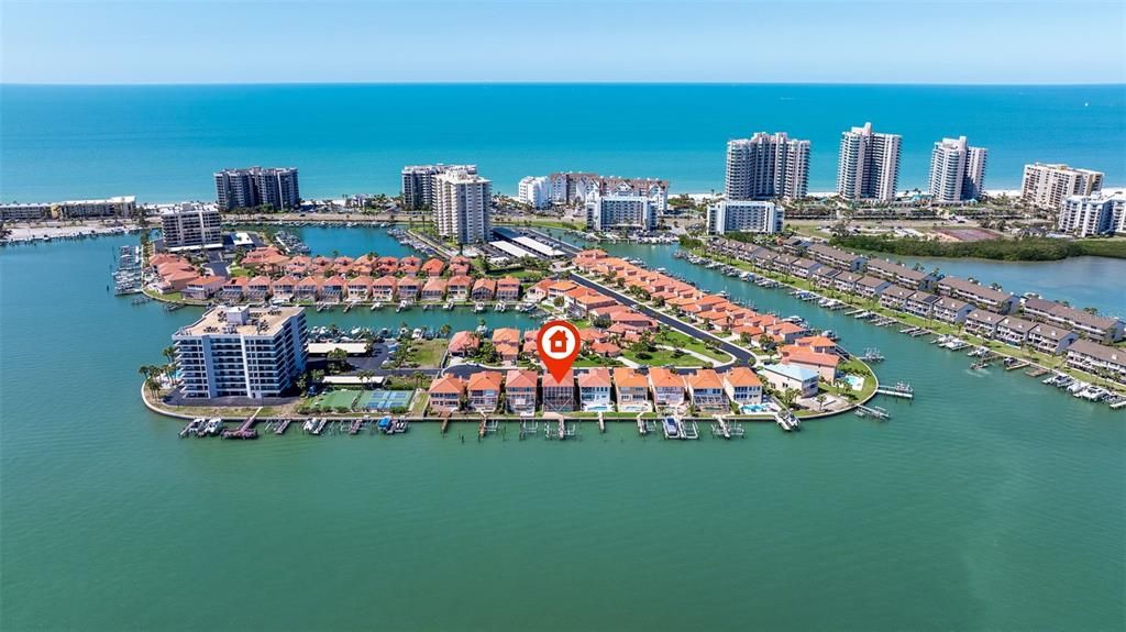 Vendido Recientemente: $1,700,000 (4 camas, 4 baños, 2802 Pies cuadrados)