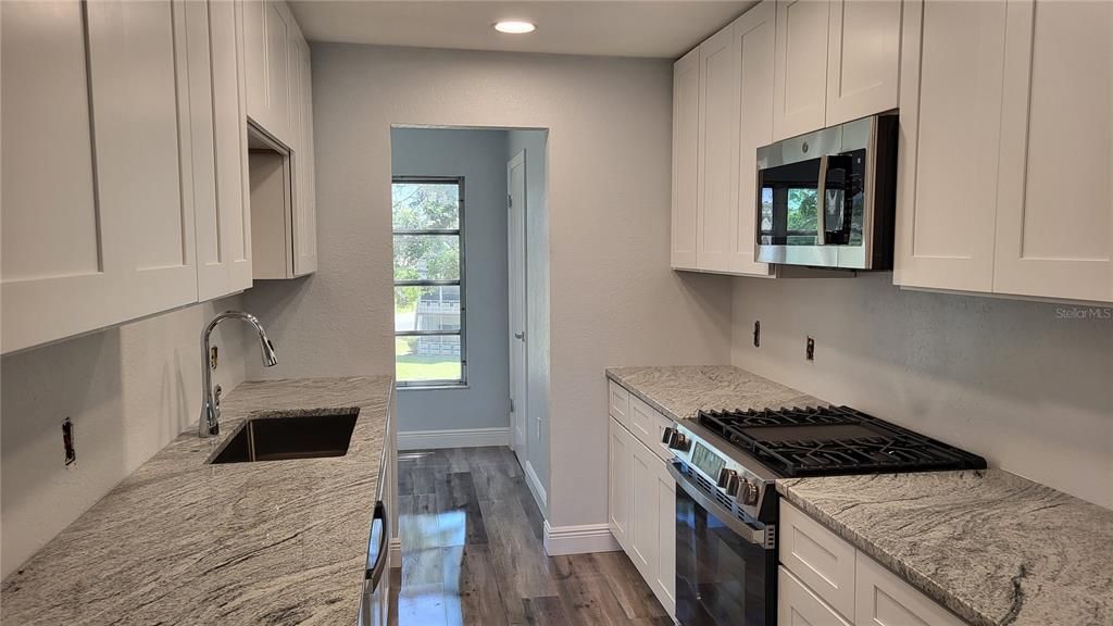 待售: $164,900 (2 贝兹, 2 浴室, 1125 平方英尺)