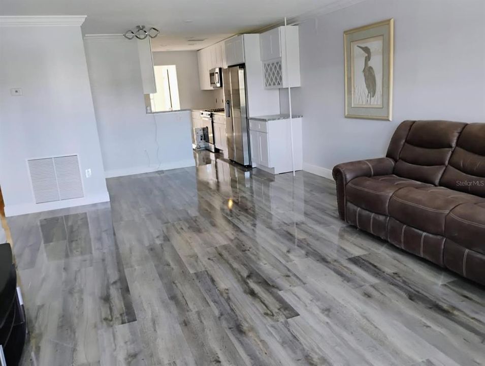 待售: $164,900 (2 贝兹, 2 浴室, 1125 平方英尺)