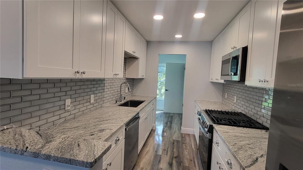 待售: $164,900 (2 贝兹, 2 浴室, 1125 平方英尺)