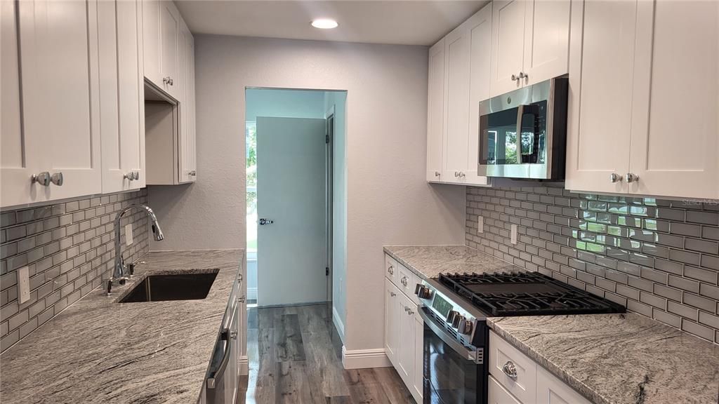 待售: $164,900 (2 贝兹, 2 浴室, 1125 平方英尺)