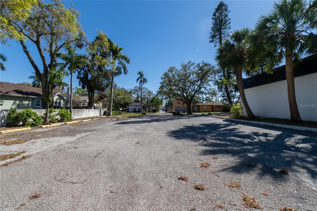 合同活跃: $700,000 (0 贝兹, 0 浴室, 4401 平方英尺)