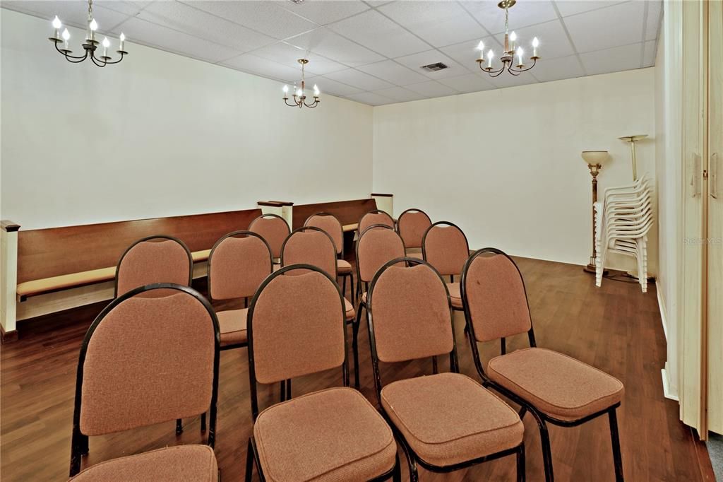 合同活跃: $700,000 (0 贝兹, 0 浴室, 4401 平方英尺)