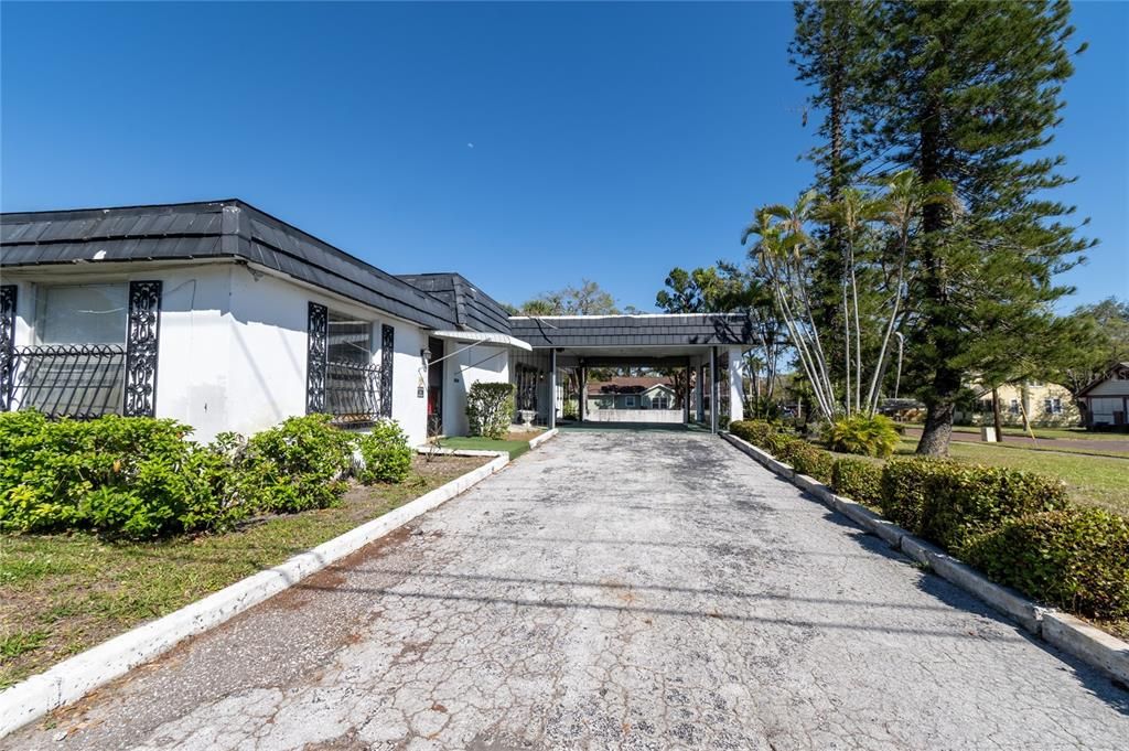 合同活跃: $700,000 (0 贝兹, 0 浴室, 4401 平方英尺)