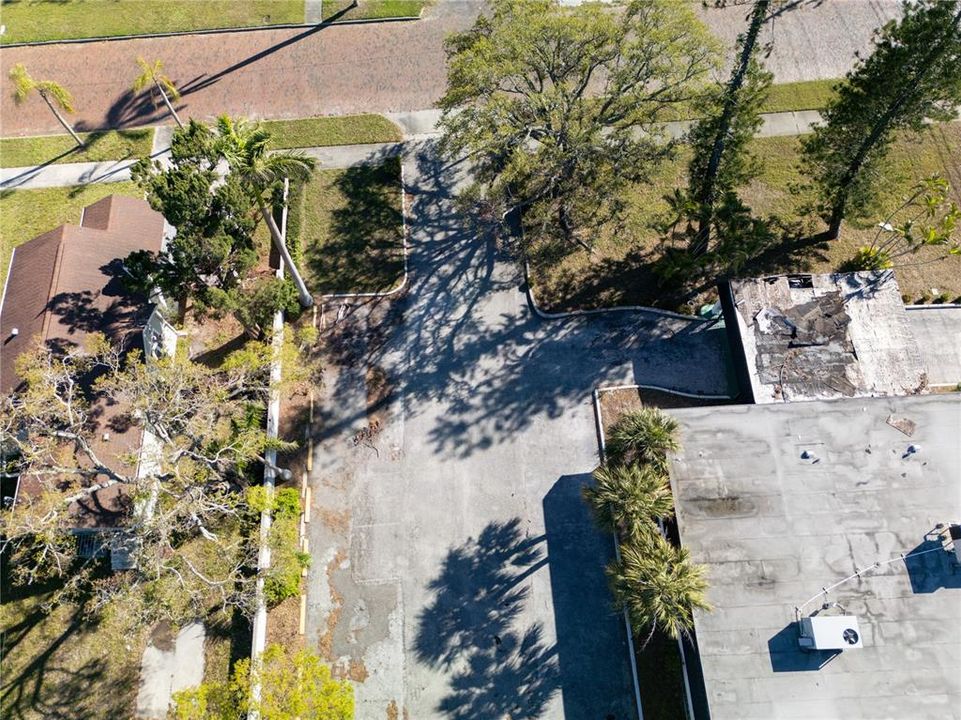 合同活跃: $700,000 (0 贝兹, 0 浴室, 4401 平方英尺)