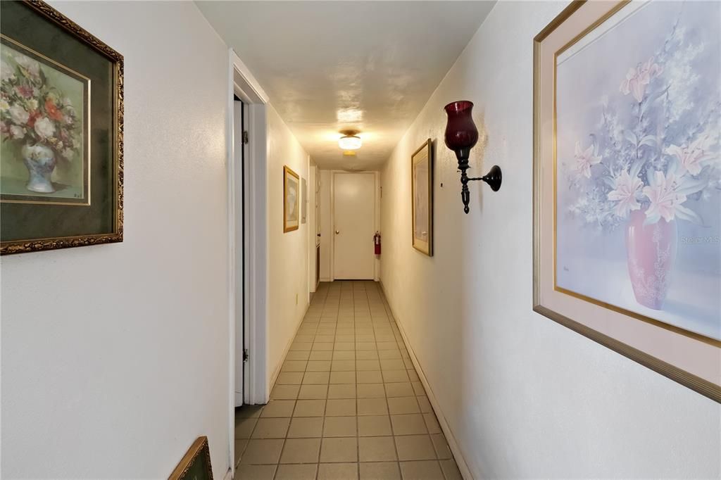 合同活跃: $700,000 (0 贝兹, 0 浴室, 4401 平方英尺)