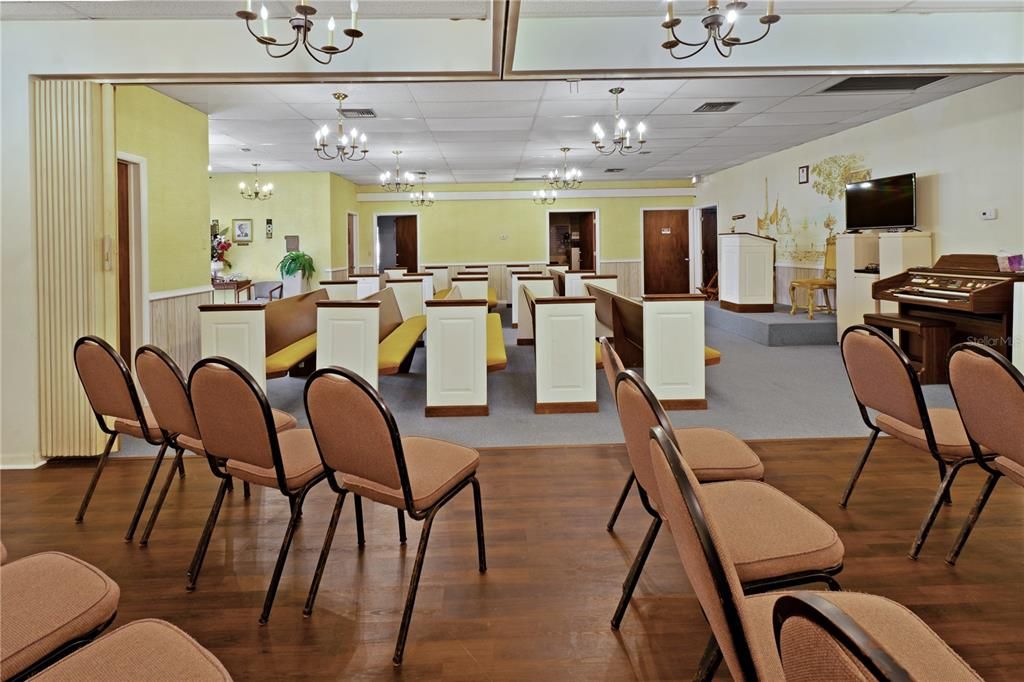 合同活跃: $700,000 (0 贝兹, 0 浴室, 4401 平方英尺)