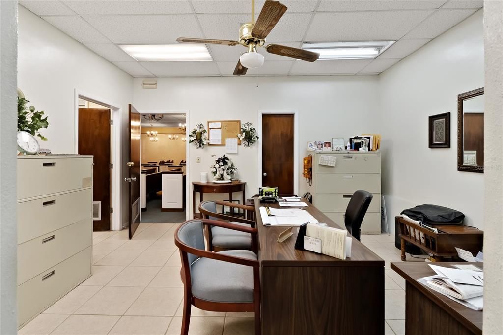 合同活跃: $700,000 (0 贝兹, 0 浴室, 4401 平方英尺)