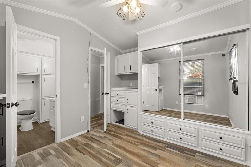 For Sale: $118,000 (2 beds, 1 baths, 792 Square Feet)