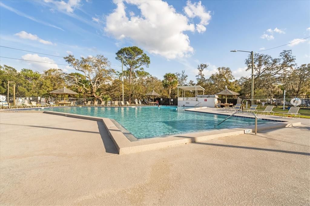 For Sale: $118,000 (2 beds, 1 baths, 792 Square Feet)