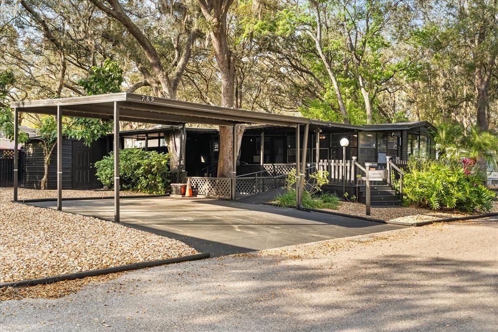 For Sale: $118,000 (2 beds, 1 baths, 792 Square Feet)