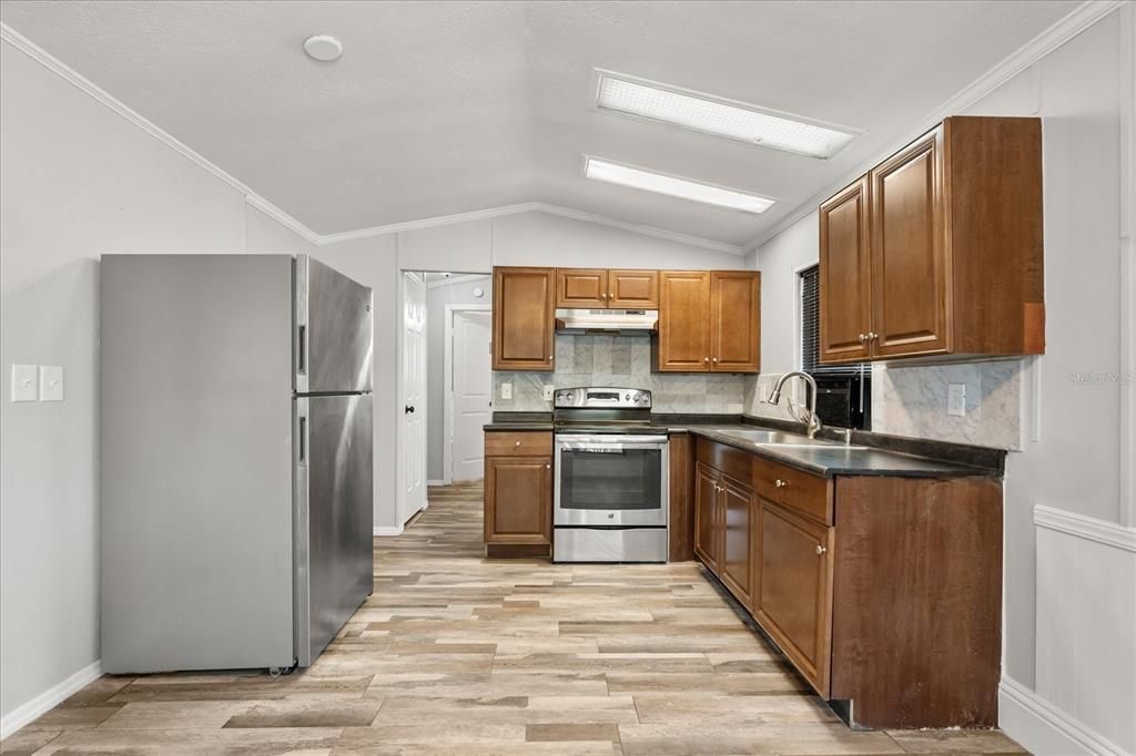 For Sale: $118,000 (2 beds, 1 baths, 792 Square Feet)