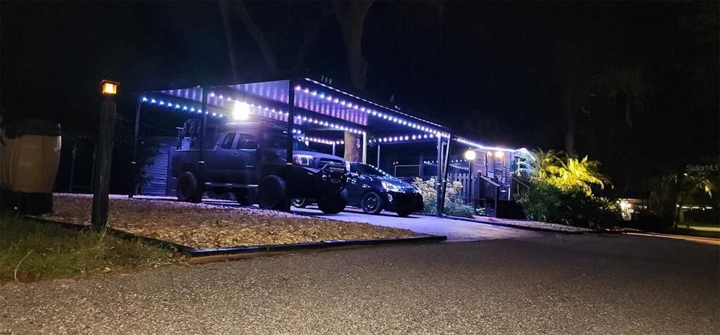 For Sale: $118,000 (2 beds, 1 baths, 792 Square Feet)