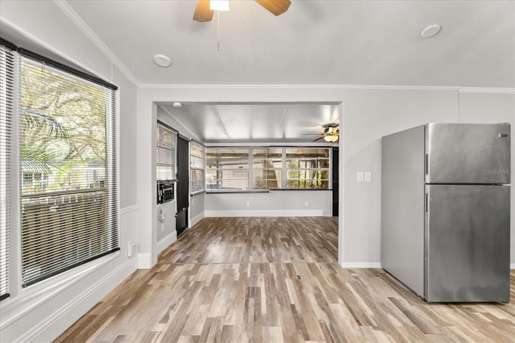 For Sale: $118,000 (2 beds, 1 baths, 792 Square Feet)