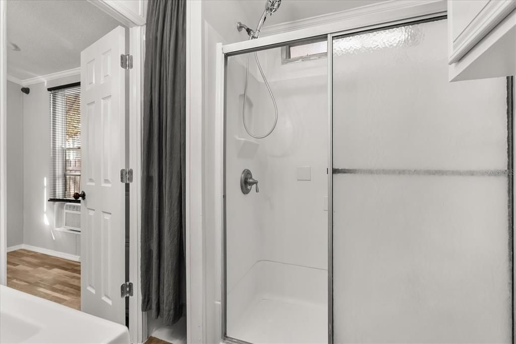 For Sale: $118,000 (2 beds, 1 baths, 792 Square Feet)